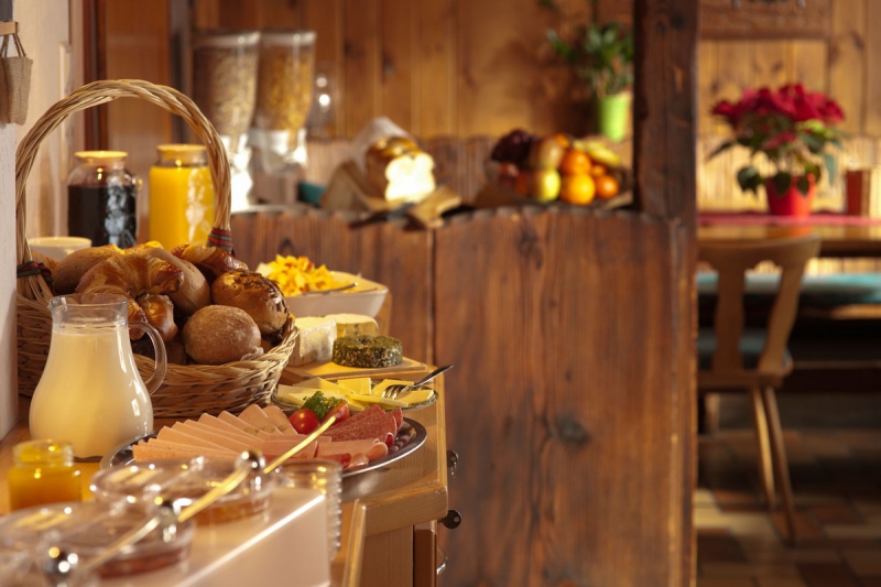 boulangerie-ST JEAN CAP FERRAT-min_breakfast_buffet_food_restaurant_meal_hotel_plate_fresh-718745